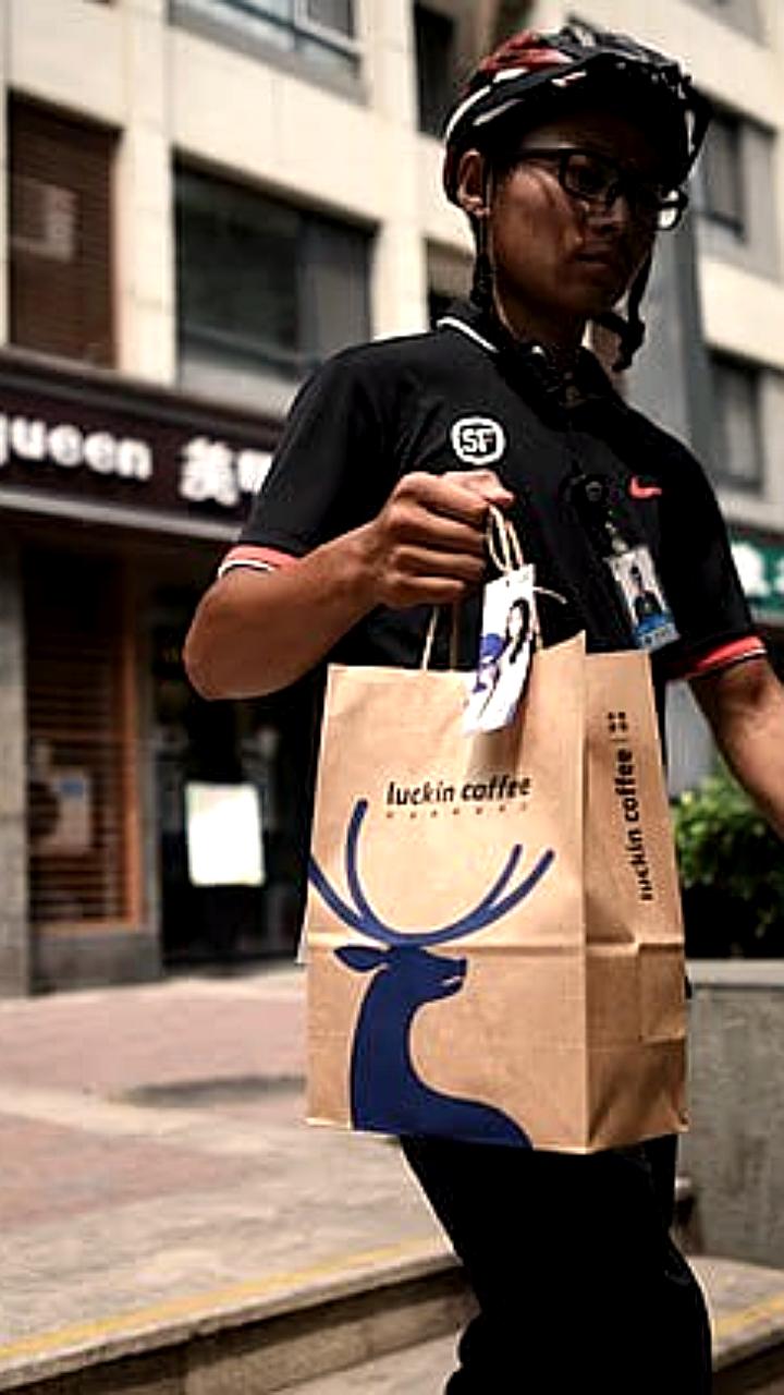 Luckin Coffee начинает конкуренцию с Starbucks на рынке США