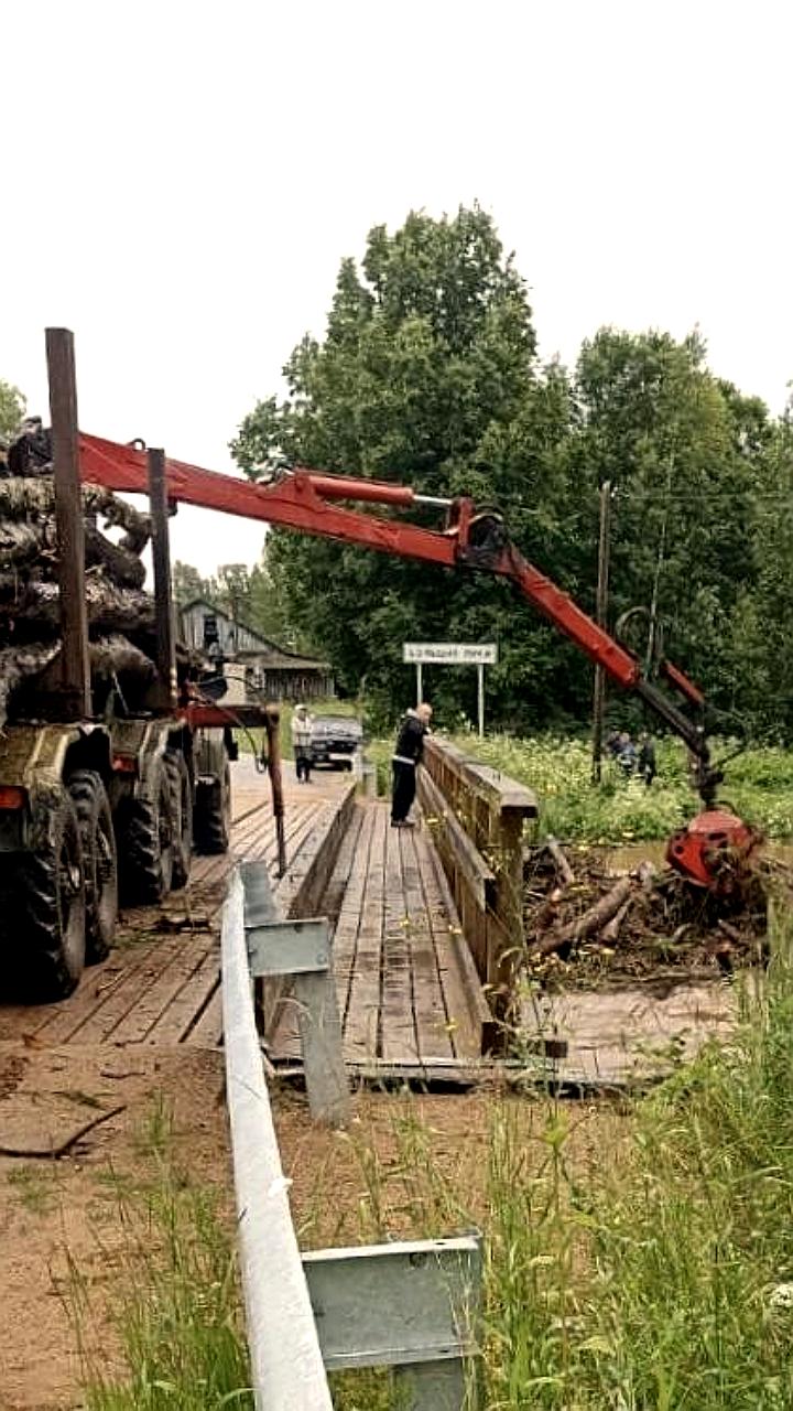 Восстановление автодорог в подтопленных округах продолжается