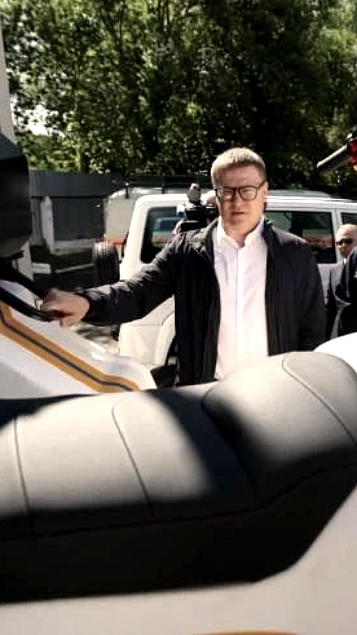 Губернатор Текслер передал челябинским спасателям новую технику