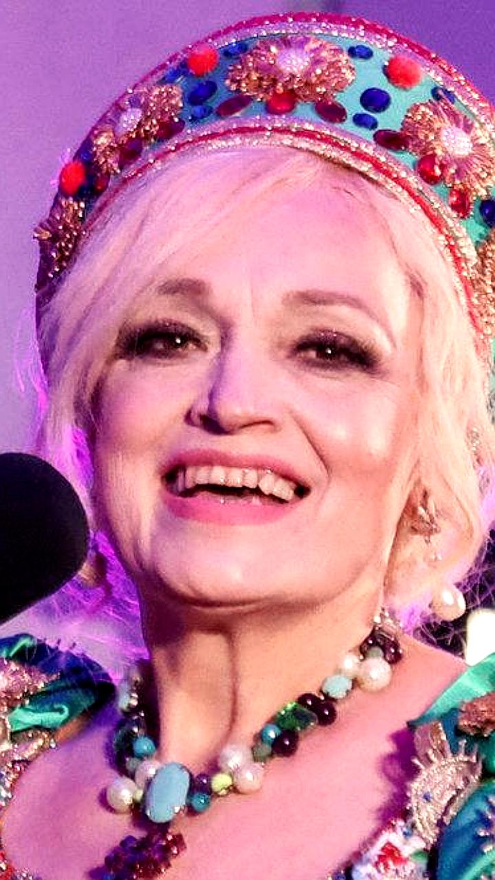 Надежда Кадышева увеличила гонорар до 20 млн рублей благодаря популярности среди молодежи