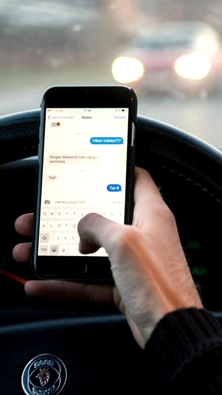 В ПМР введены автоматические штрафы за использование телефона за рулем