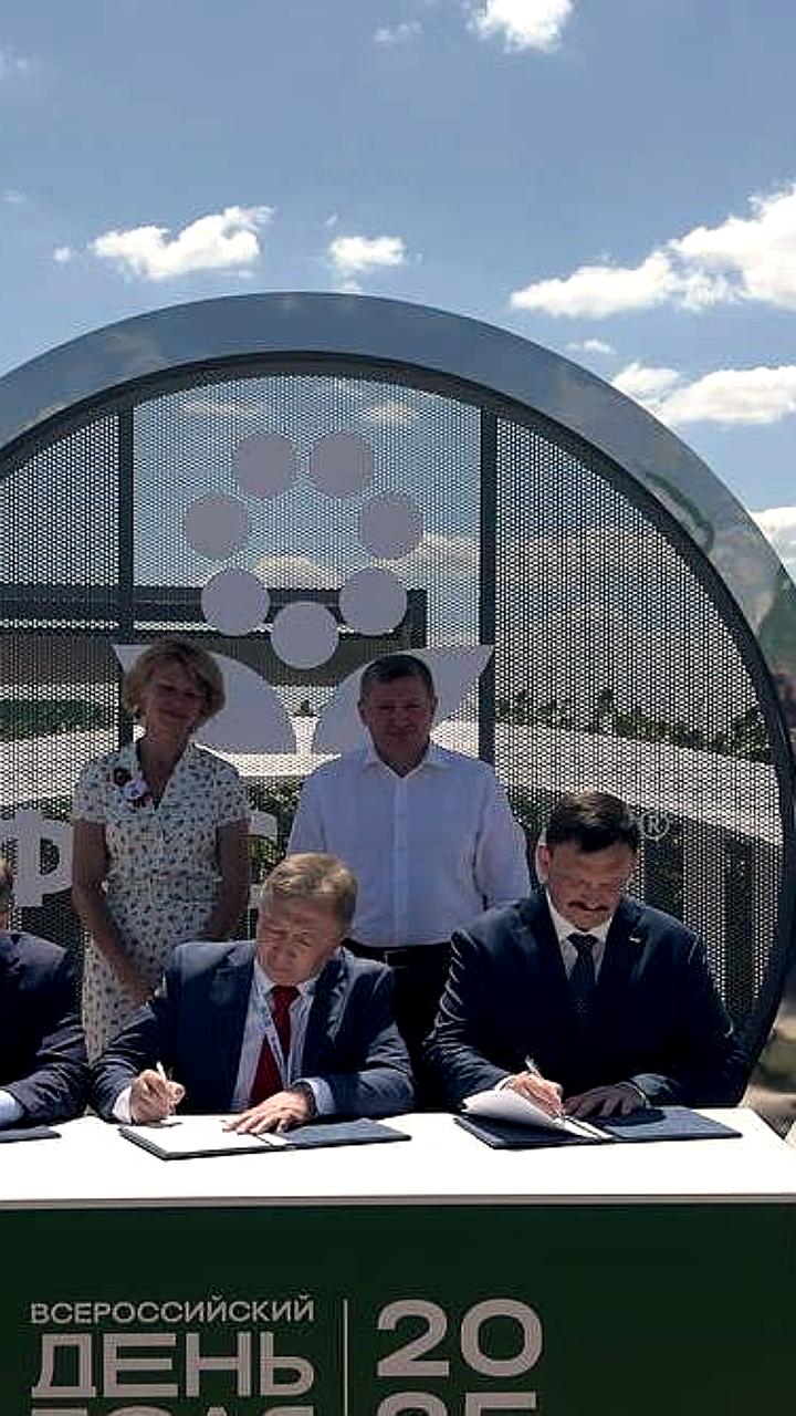 Волгоградская область и «ФосАгро-Регион» подписали соглашение о развитии детско-юношеского спорта