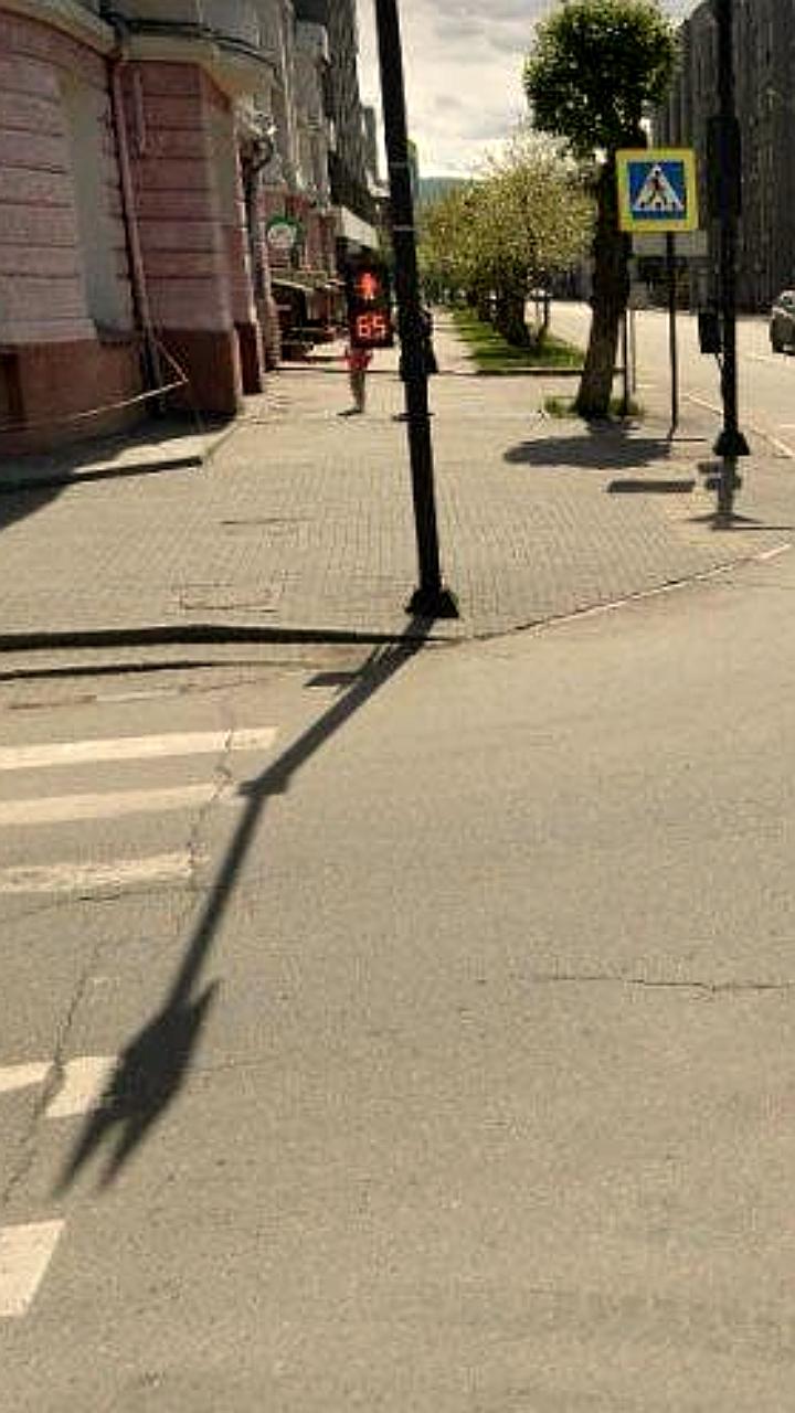 В Красноярске началась установка гранитных пандусов для улучшения доступности