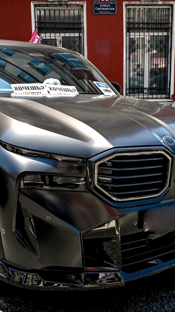 Во Владивостоке открылся 'Auto’салон-2025' с новыми и раритетными автомобилями