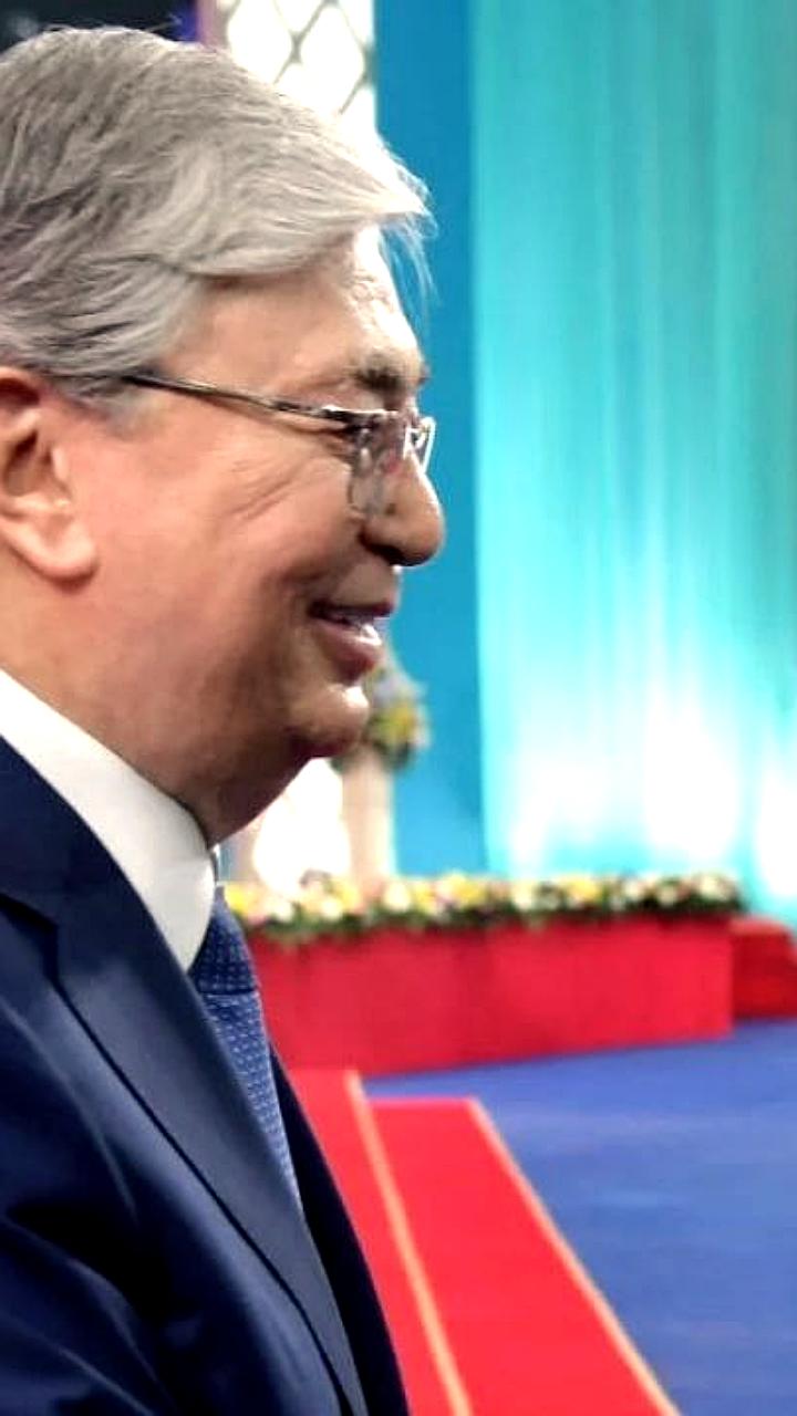 Токаев поздравил Назарбаева с 85-летием, отметив его вклад в развитие Казахстана
