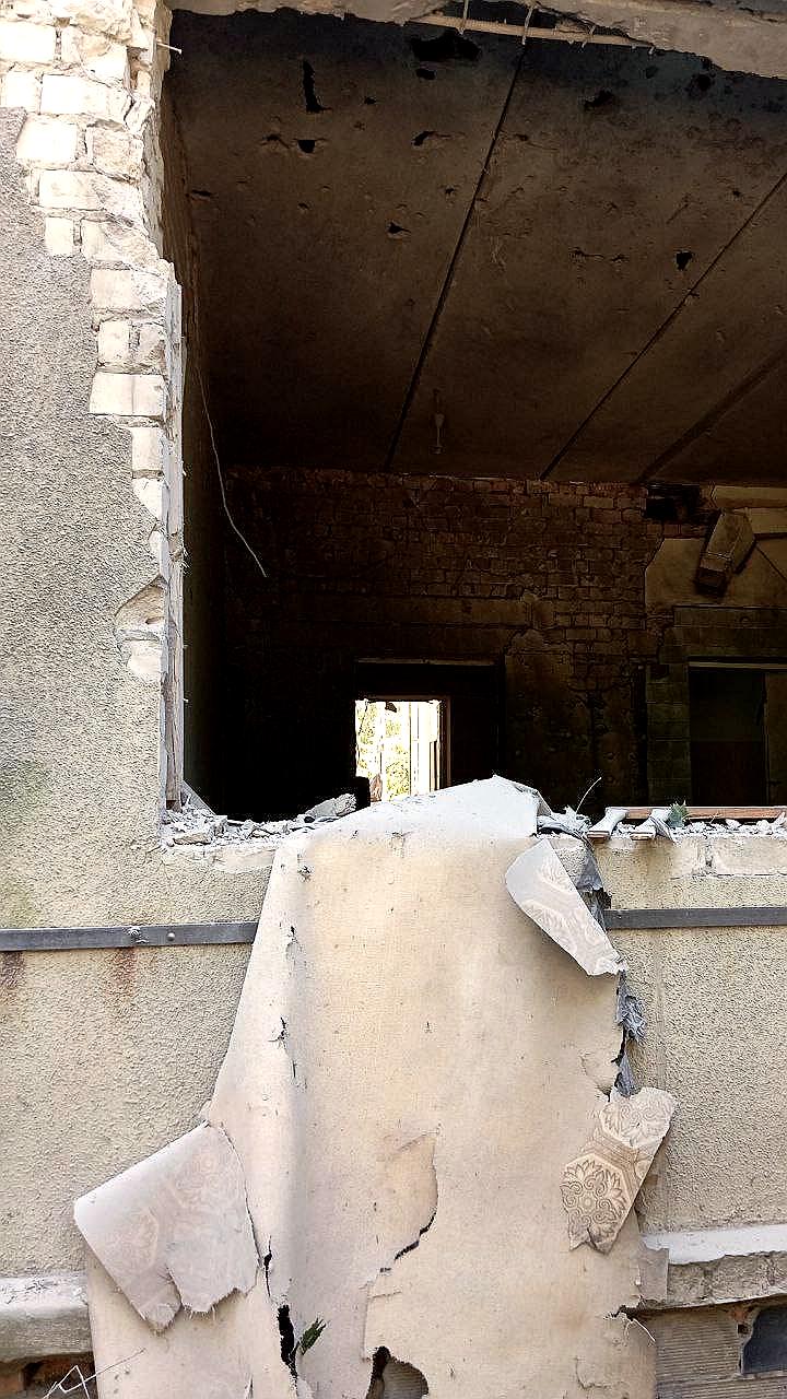 Обстрел поликлиники в Новой Каховке: пострадавший охранник