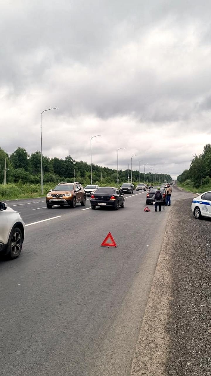 Смертельное ДТП с участием автобуса и грузовика в Москве
