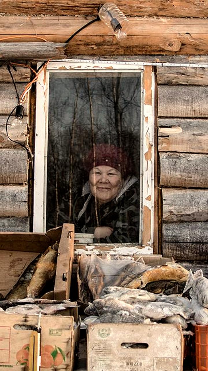Анализ потребления в России: рост расходов в сельских пригородах и замедление в городах
