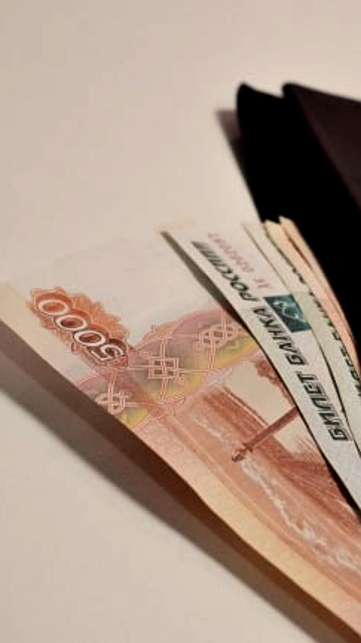Суд в Омской области взыскал 300 тыс. рублей с МБОУ «Георгиевская СОШ» в пользу пострадавшей работницы