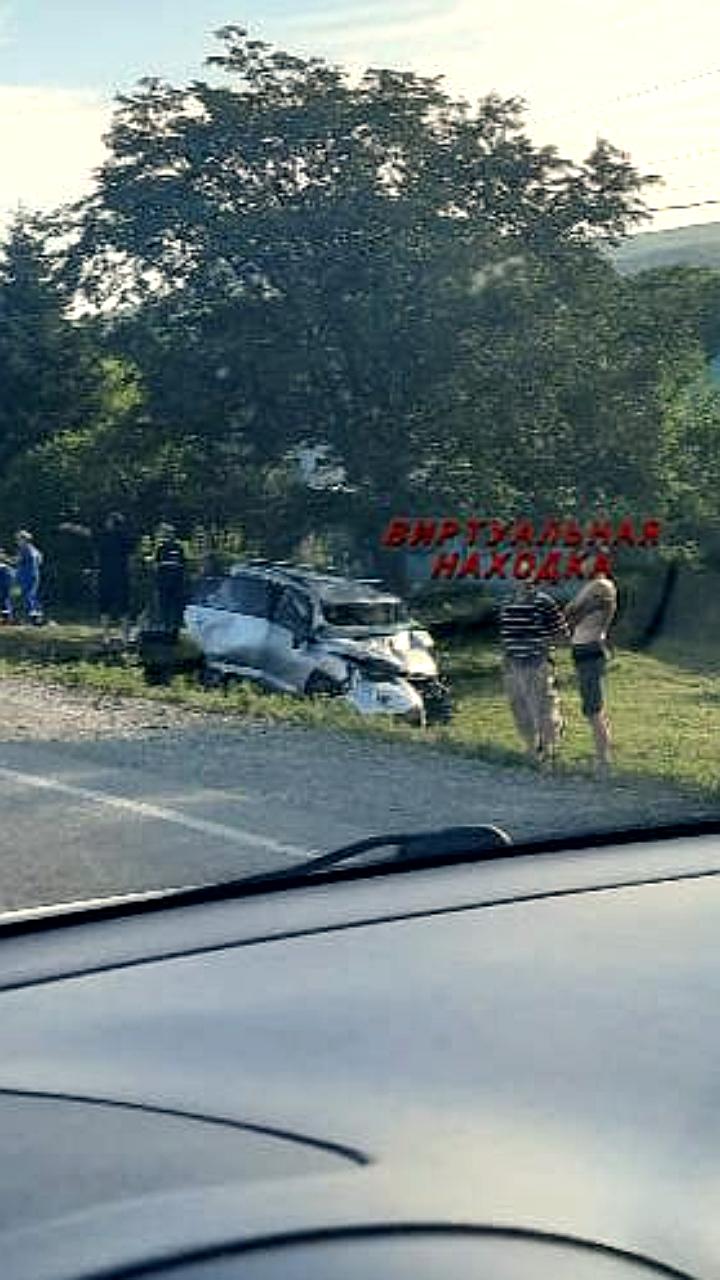 ДТП в Смоляниново: два автомобиля столкнулись, движение затруднено