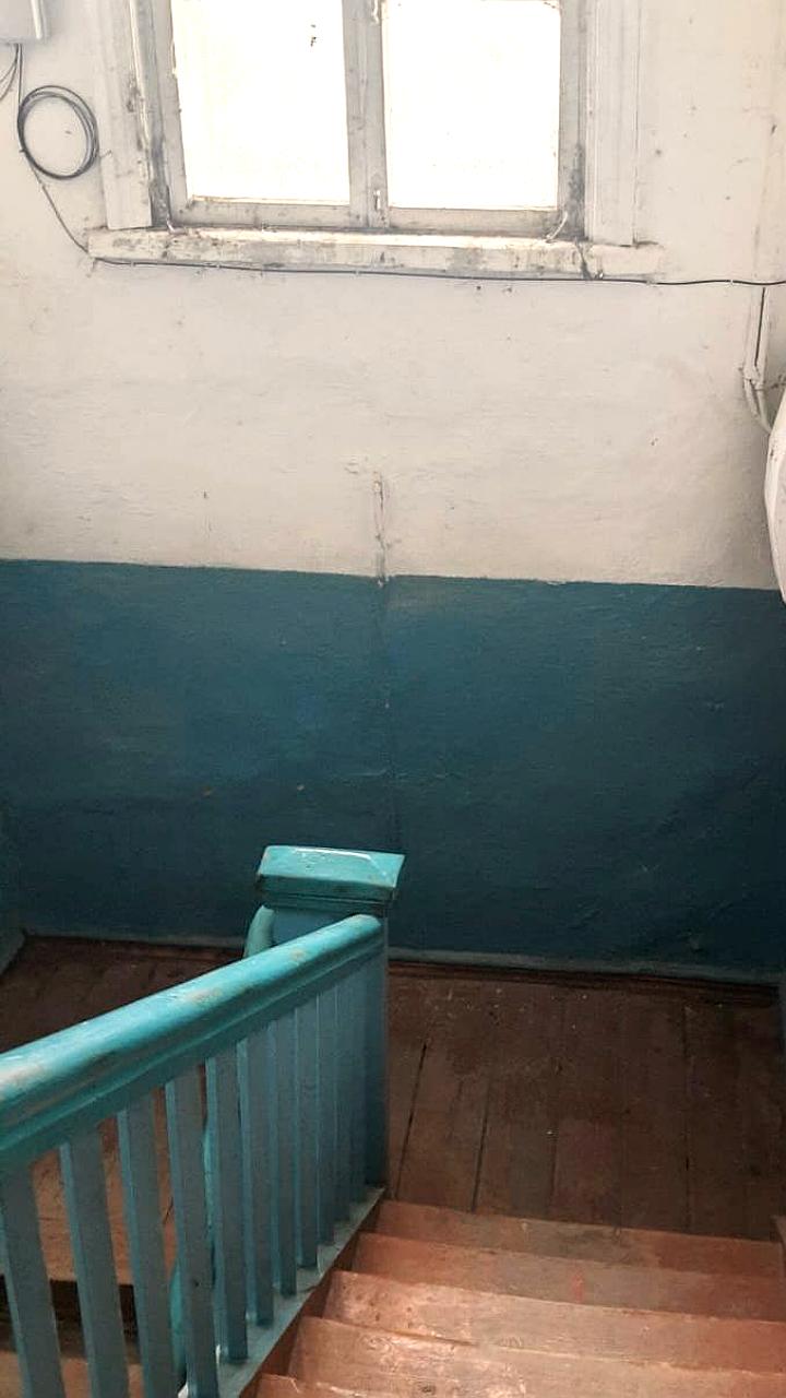 Прокуратура Златоуста проверяет обрушение потолка в доме многодетной семьи