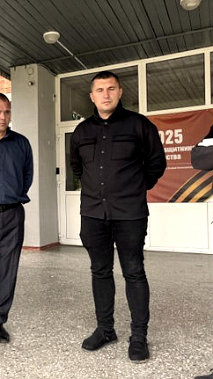 В Краснодаре и Клинцах обновляют спортивные площадки