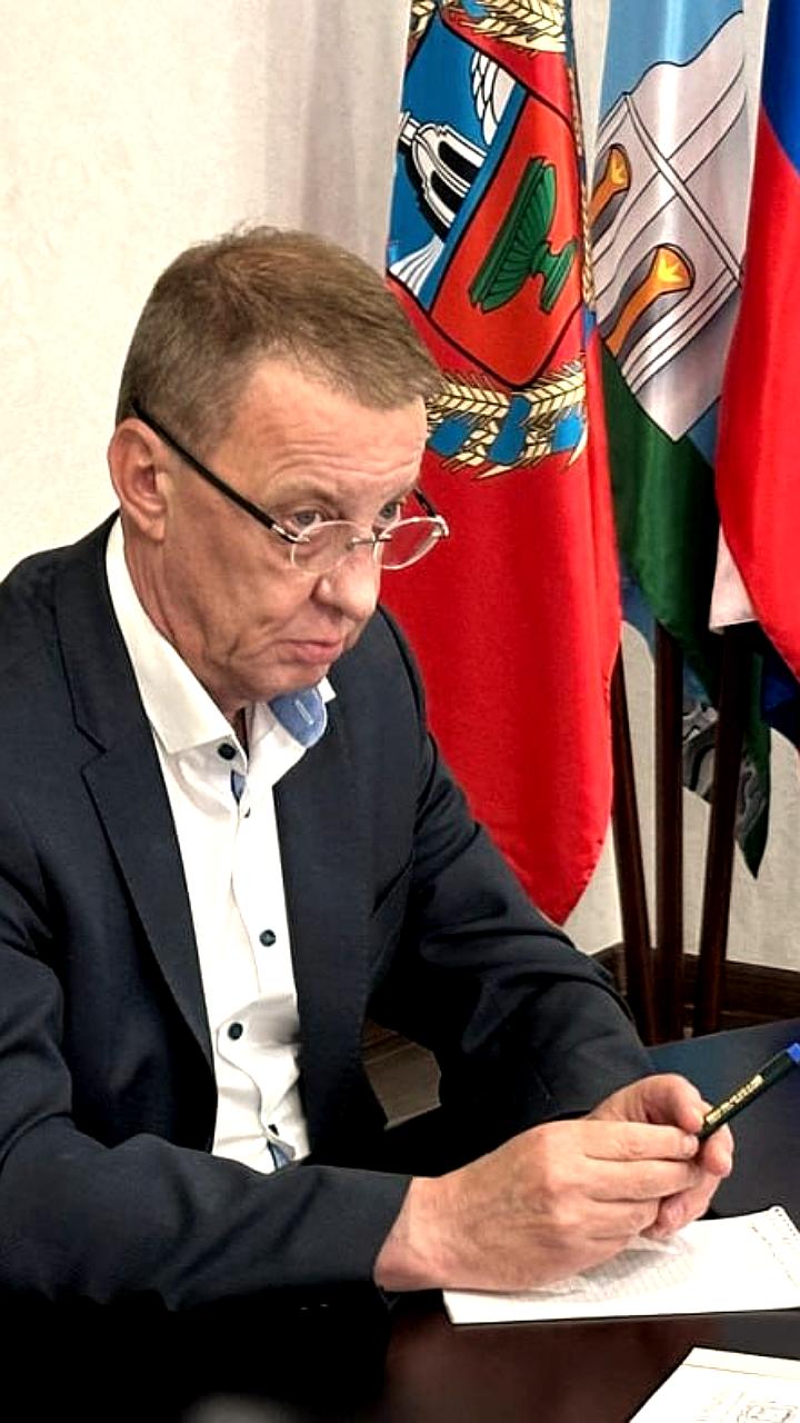 В Барнауле обсудили ремонт дорог и мероприятия ко Дню семьи
