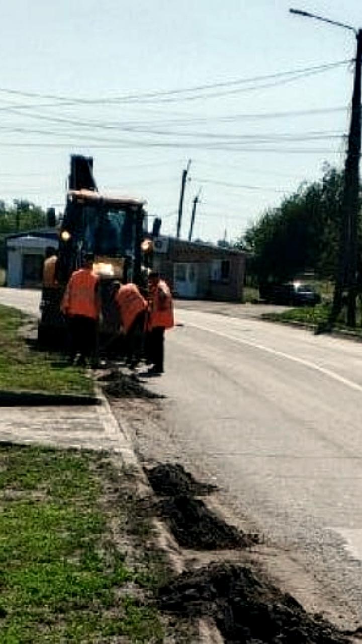 Коммунальные службы Мариуполя проводят уборку внутригородских дорог