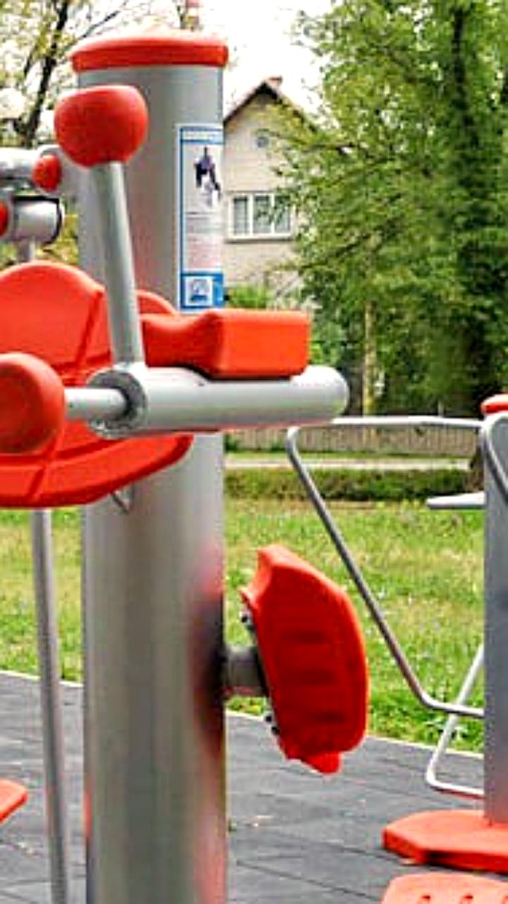 В Биробиджане и Чунском округе благоустраивают школьные спортивные площадки