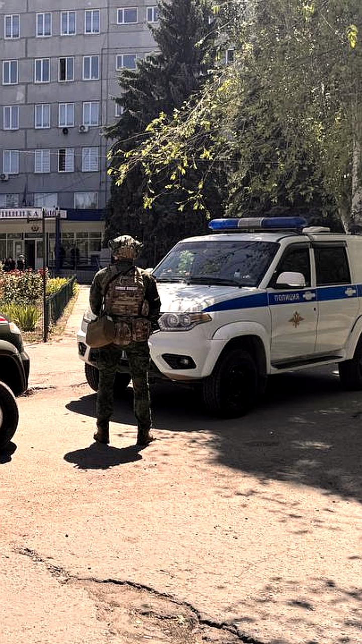 Эвакуация поликлиники №10 в Луганске из-за угрозы минирования