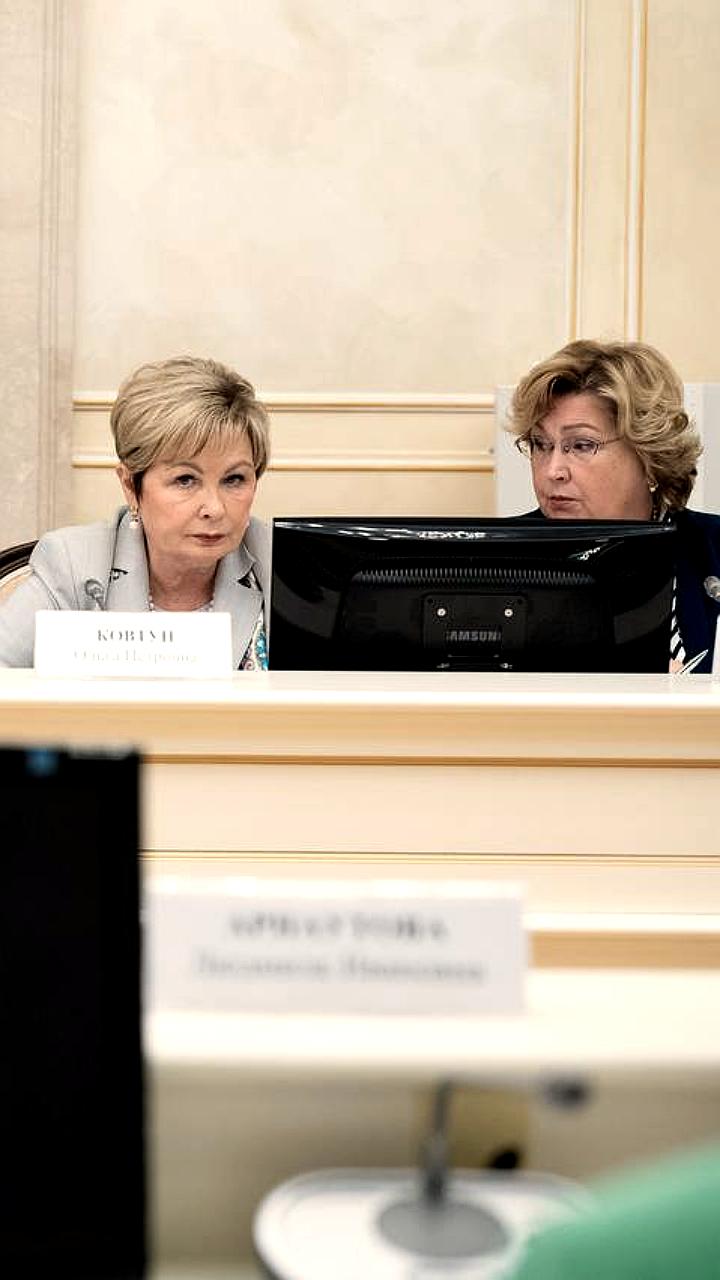 Губернаторские премии для учителей и молодых ученых увеличены в Калининградской и Свердловской областях