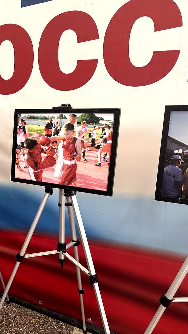 В Геническе открыта фотовыставка Росгвардии ко Дню фотографа
