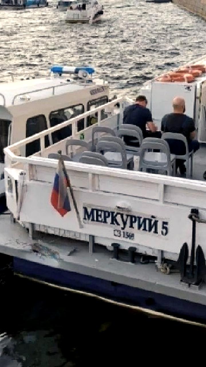 Столкновение теплоходов в Санкт-Петербурге: ребенок получил травму ноги