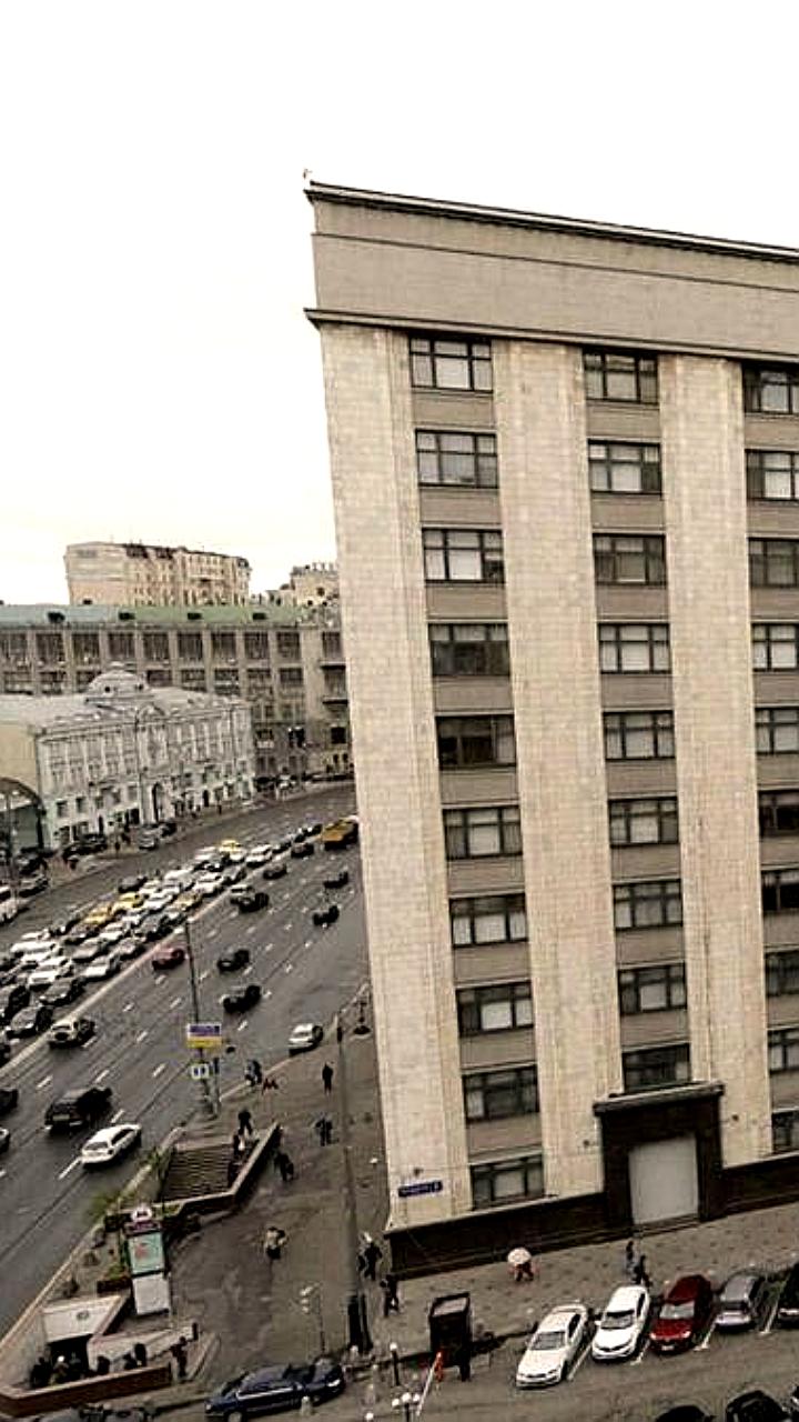 Госдума рассматривает законопроект о новых госпошлинах для мигрантов