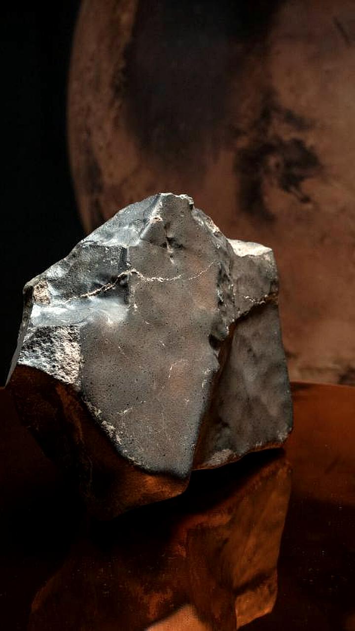 На аукционе Sotheby’s выставлен крупнейший марсианский метеорит за $2-4 миллиона