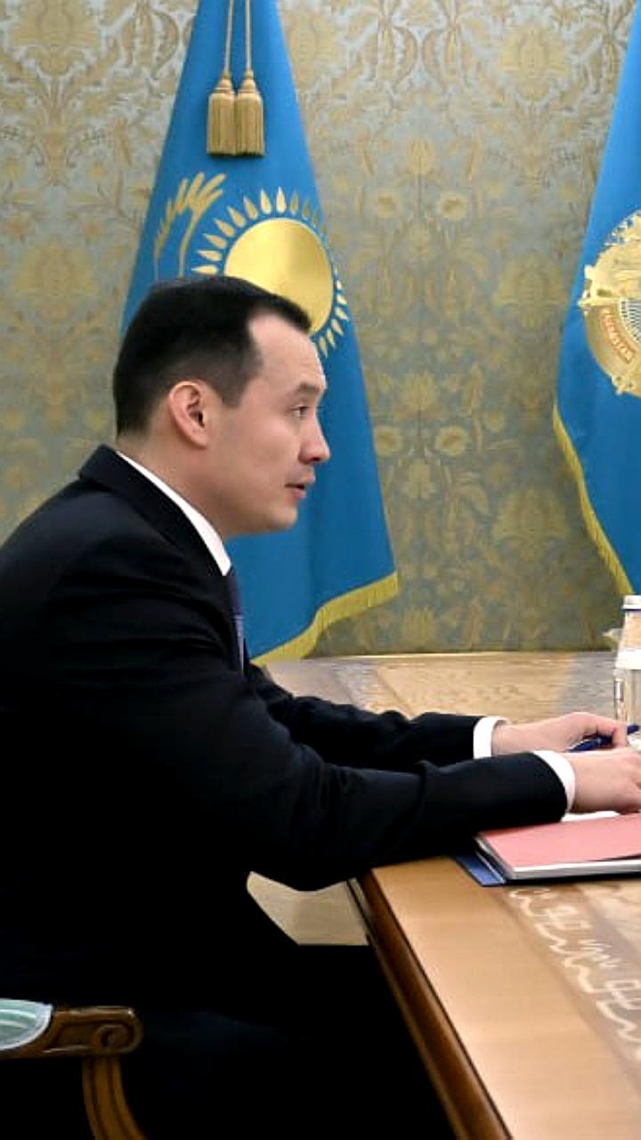 Токаев обсудил развитие газовой отрасли и транзит газа через Казахстан