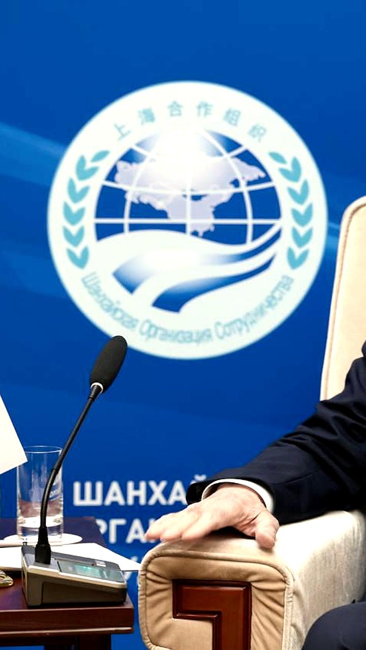 Лавров и Аракчи обсудили сотрудничество на заседании глав МИД ШОС в Китае