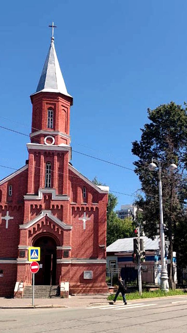 Благоустройство сквера и стелы «Город трудовой доблести» в Рязани и Барнауле