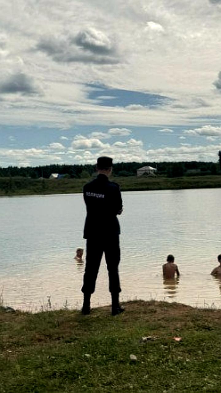 Профилактические мероприятия по безопасности на воде и дороге в Ростове-на-Дону и Новосибирске