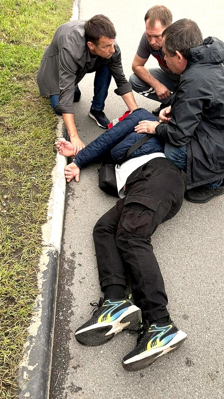 Сергей Семак оказал первую помощь прохожему с приступом эпилепсии в Петербурге