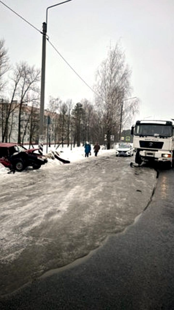 Смертельное ДТП в Яранском районе: пьяный водитель вылетел с дороги