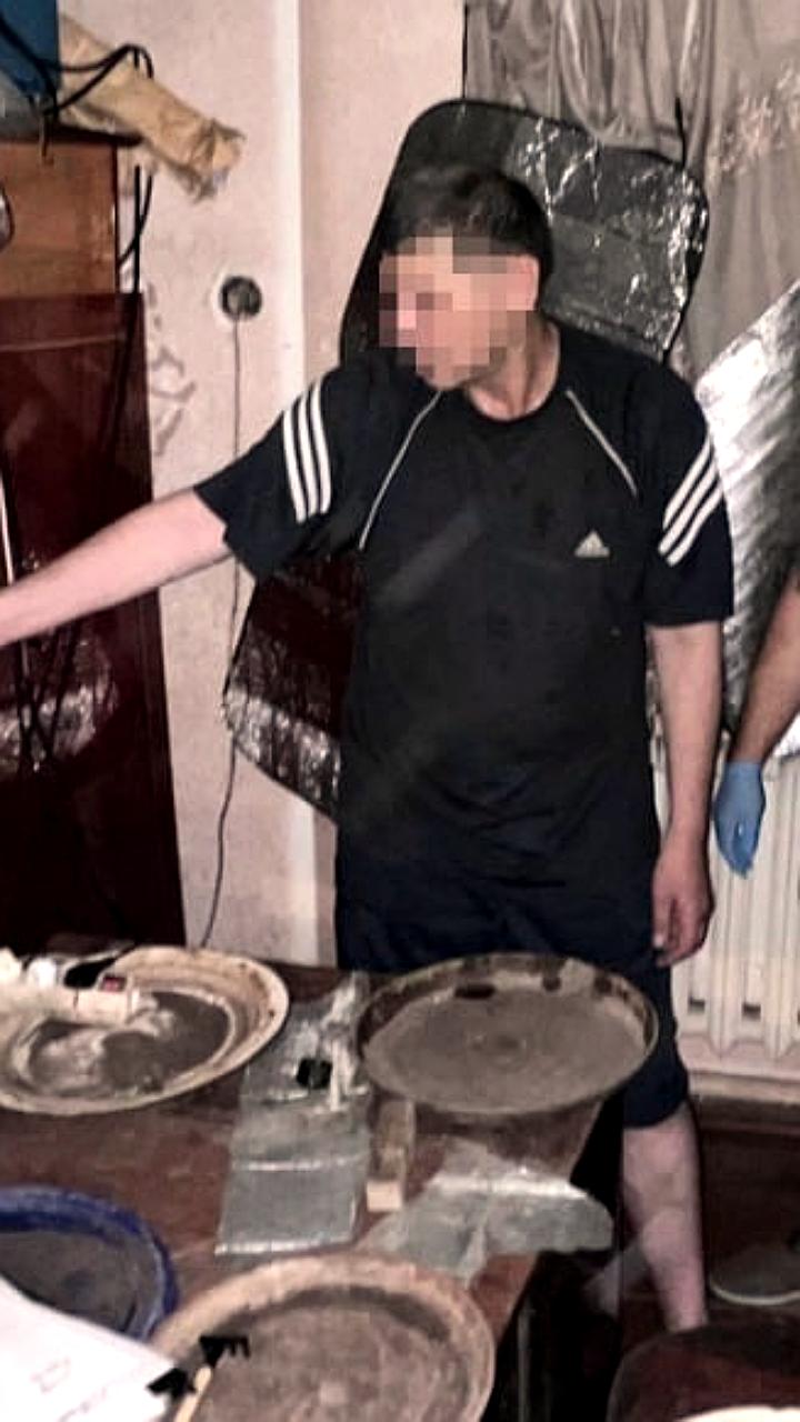 Владикавказец задержан за выращивание марихуаны и мака