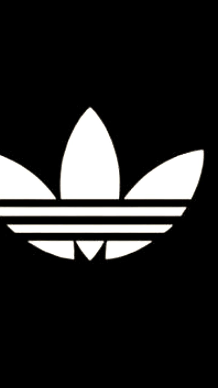 Adidas планирует возвращение на российский рынок под новым брендом