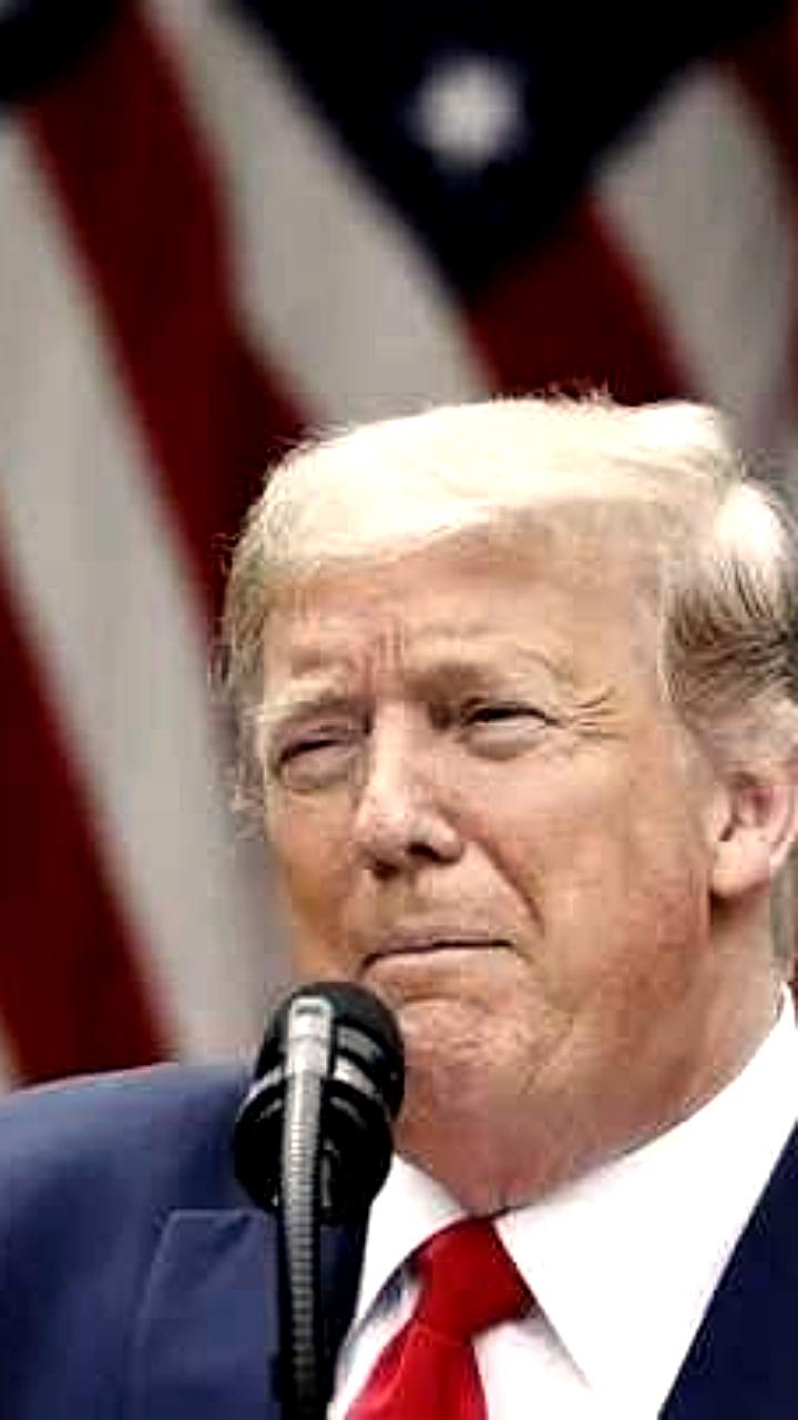 Трамп отвергает обвинения по делу Эпштейна, называет их фальсификацией