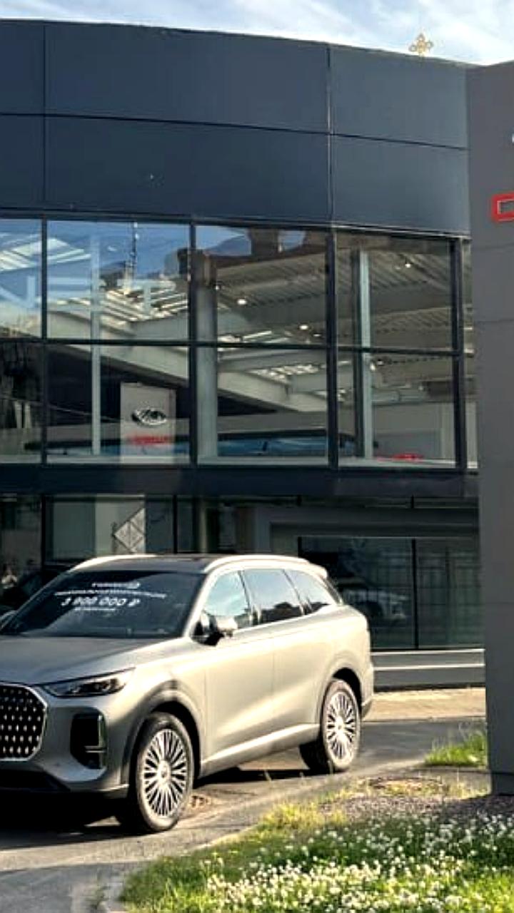 Автоцентры Chery в Санкт-Петербурге начинают использовать эмблему нового бренда Tenet