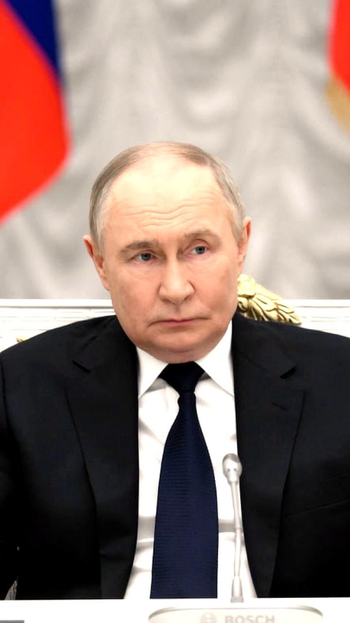 Путин поручил увеличить финансирование судостроительной отрасли и поддержать отечественных производителей