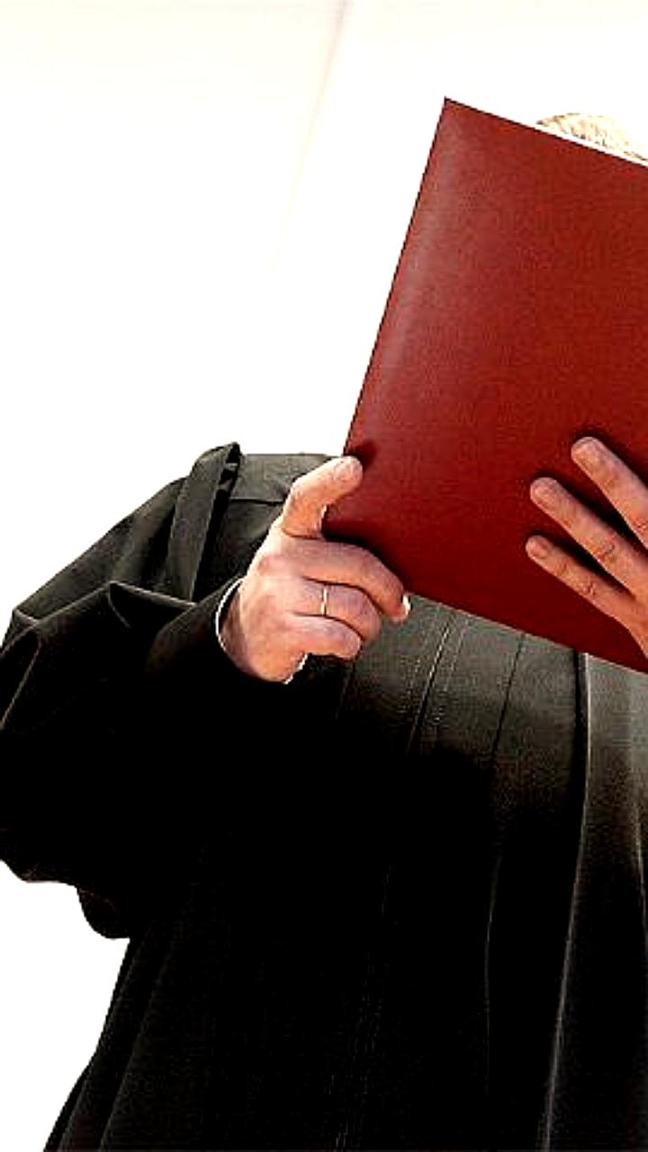 Суд в Якутии оправдал бывшего замминистра здравоохранения и гендиректора компании 'Диомед' по делу о мошенничестве
