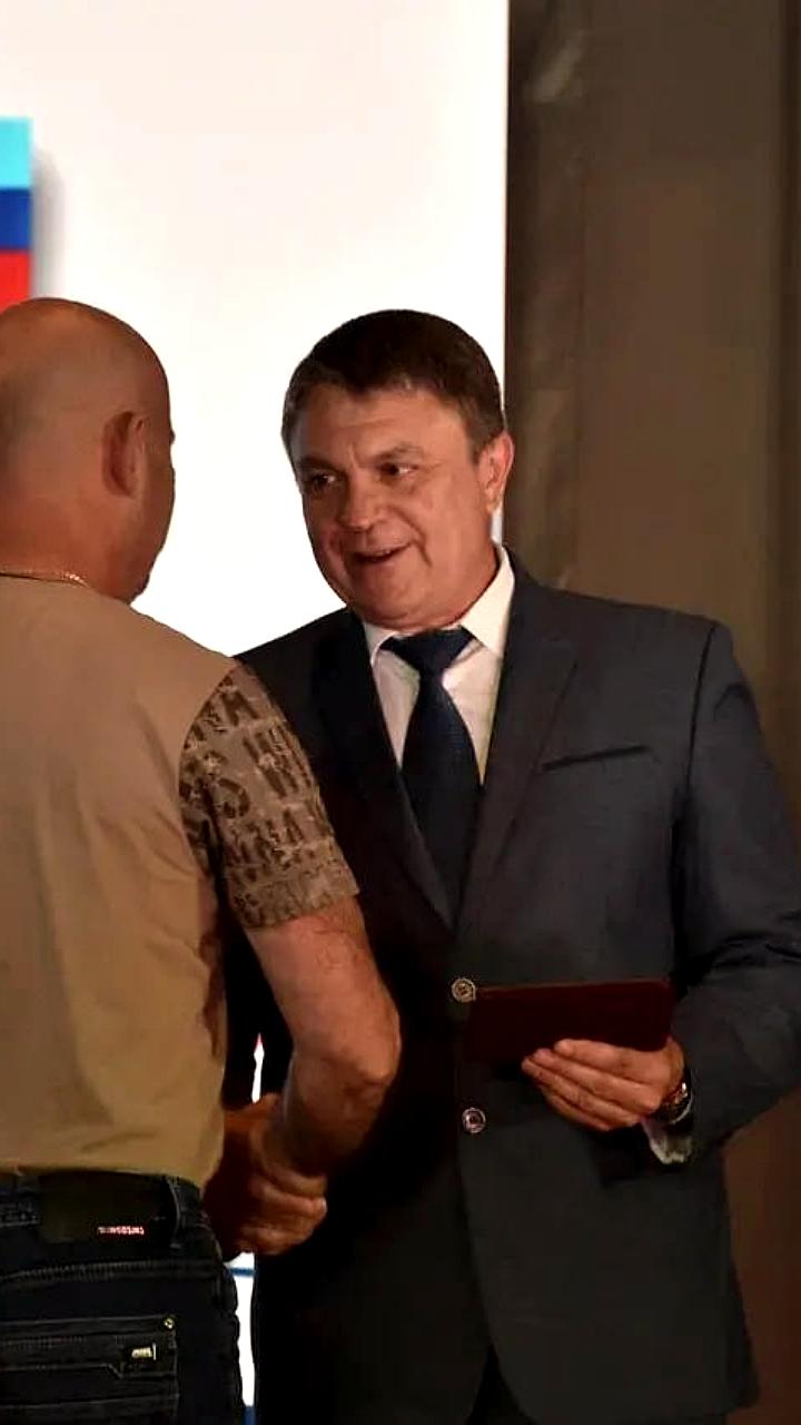 Пасечник наградил работников Алчевского меткомбината к Дню металлурга