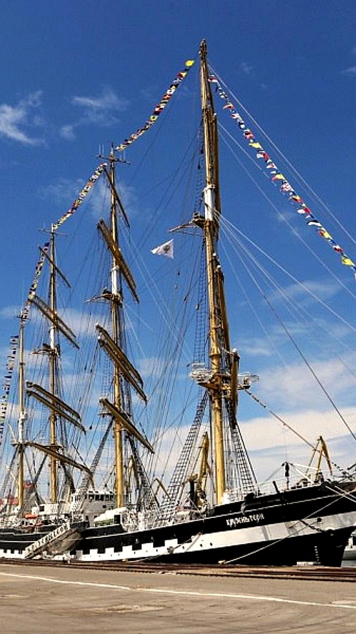 Барк «Крузенштерн» завершил учебный рейс и вернулся в Калининград