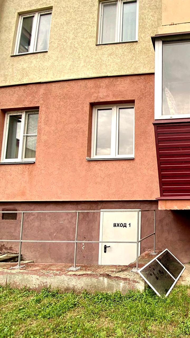 В Кургане годовалый мальчик выпал из окна 4-го этажа