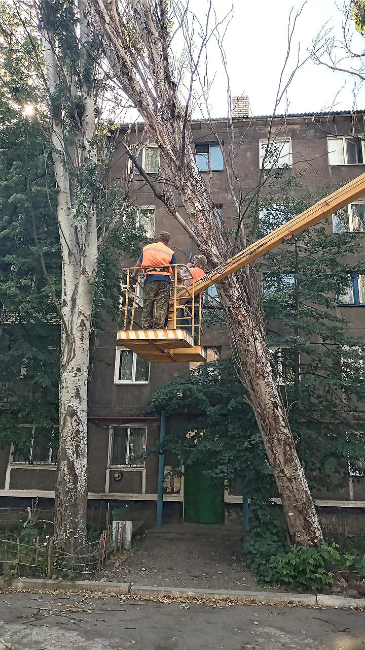 В Кировском районе продолжаются работы по благоустройству и уборке после стихии