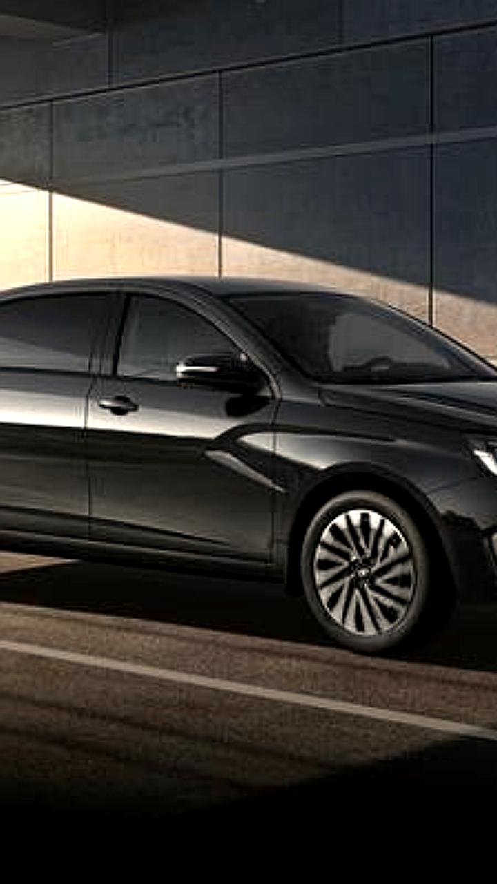 В ОАЭ продана единственная Lada Aura за 2,6 млн рублей, превысившая стоимость Toyota Camry