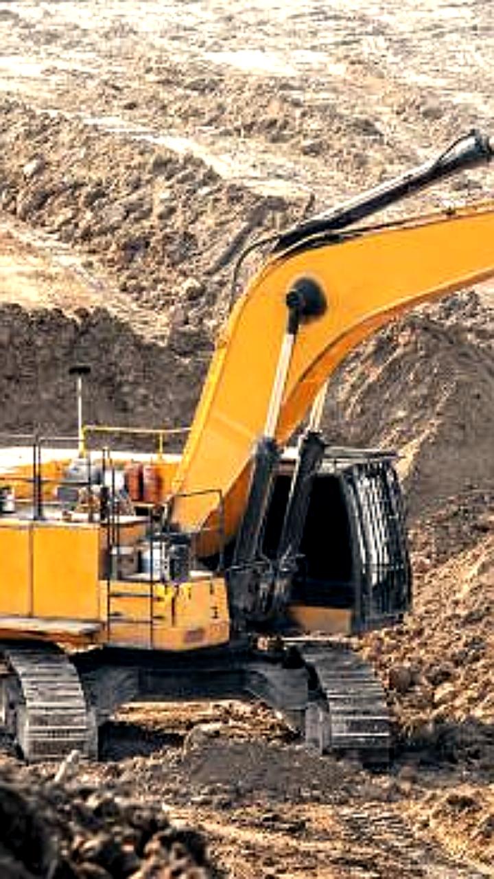 Суд приостановил корпоративные права Evraz plc на НТМК, акции 'Распадской' выросли