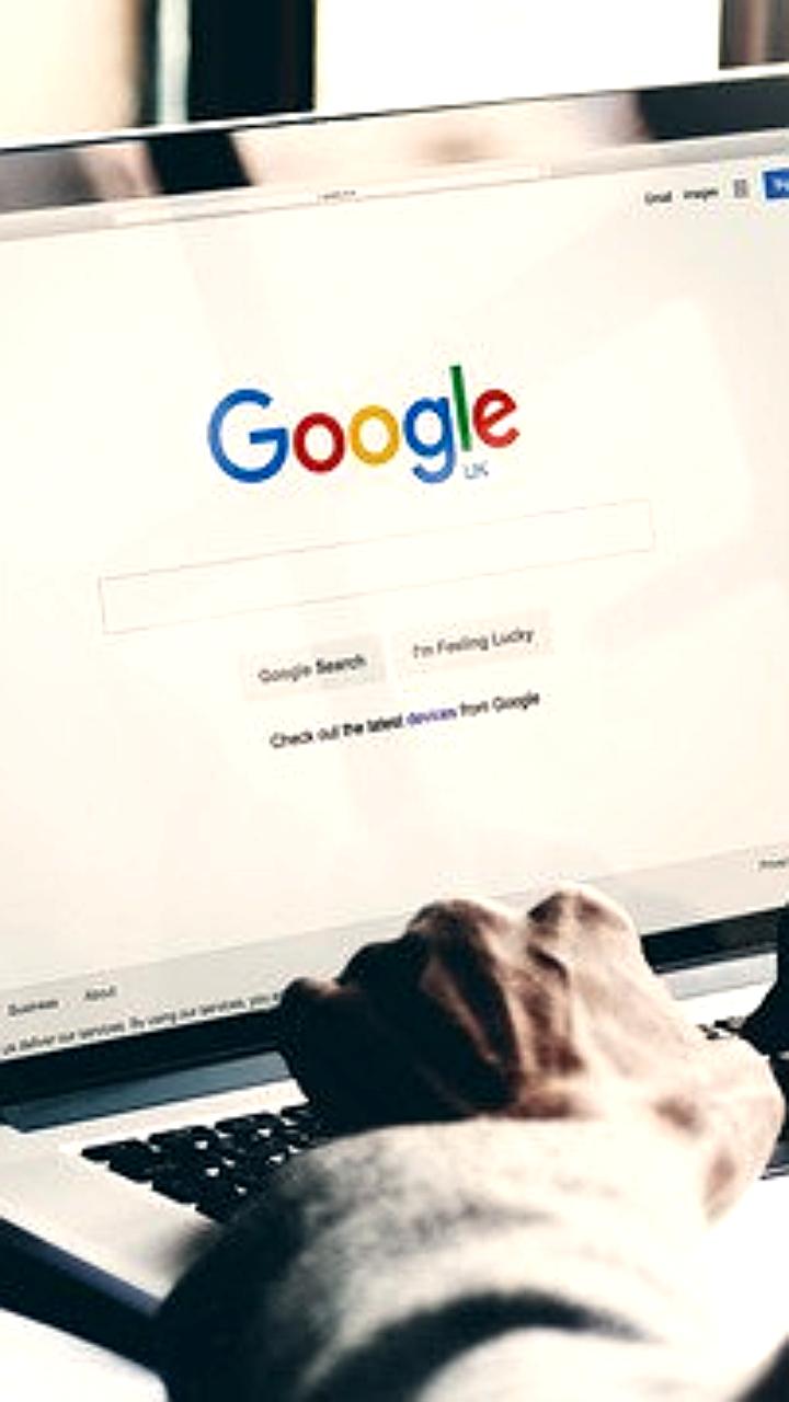 Исследование Pew: ИИ-обзоры Google снижают трафик на сайты