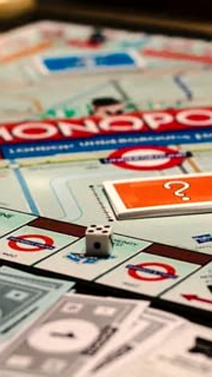 Россияне выбрали любимые настольные игры: 'Монополия' и 'Имаджинариум' в топе