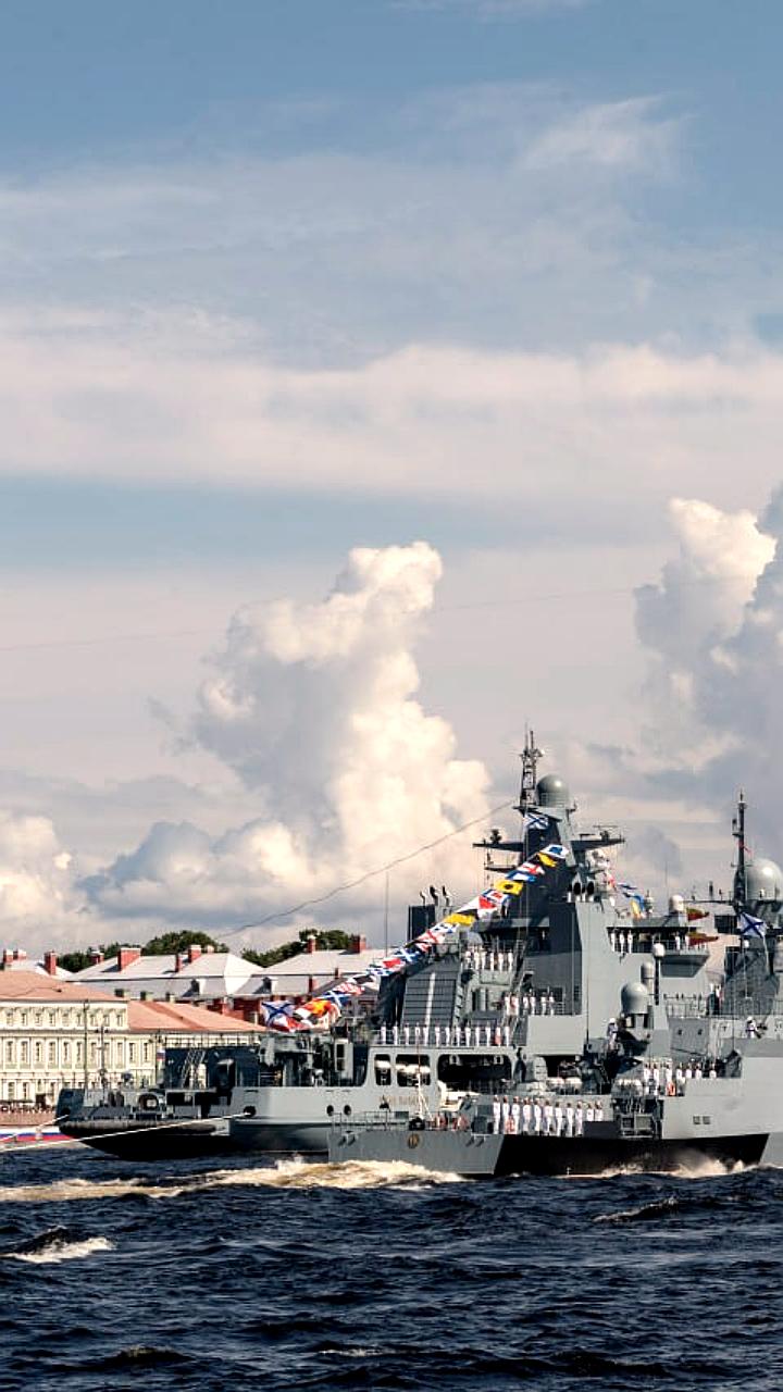 День ВМФ: новые форматы празднования в Владивостоке и отмена парада в Петербурге