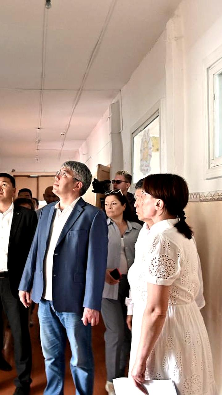 Глава Бурятии Алексей Цыденов осмотрел социальные объекты Курумканского района