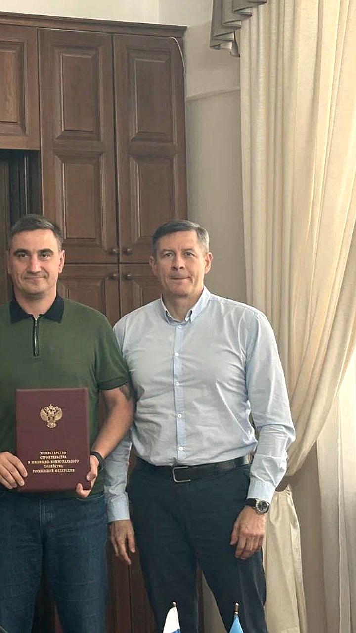 Замминистра строительства России посетил объекты реконструкции в ЛНР и ДНР