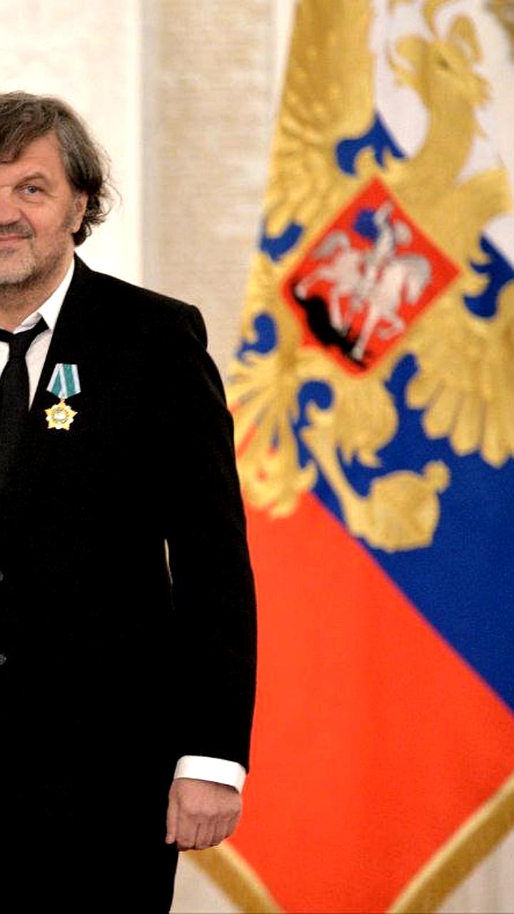 Президент Сербии обвинил Кустурицу в сговоре с оппозицией