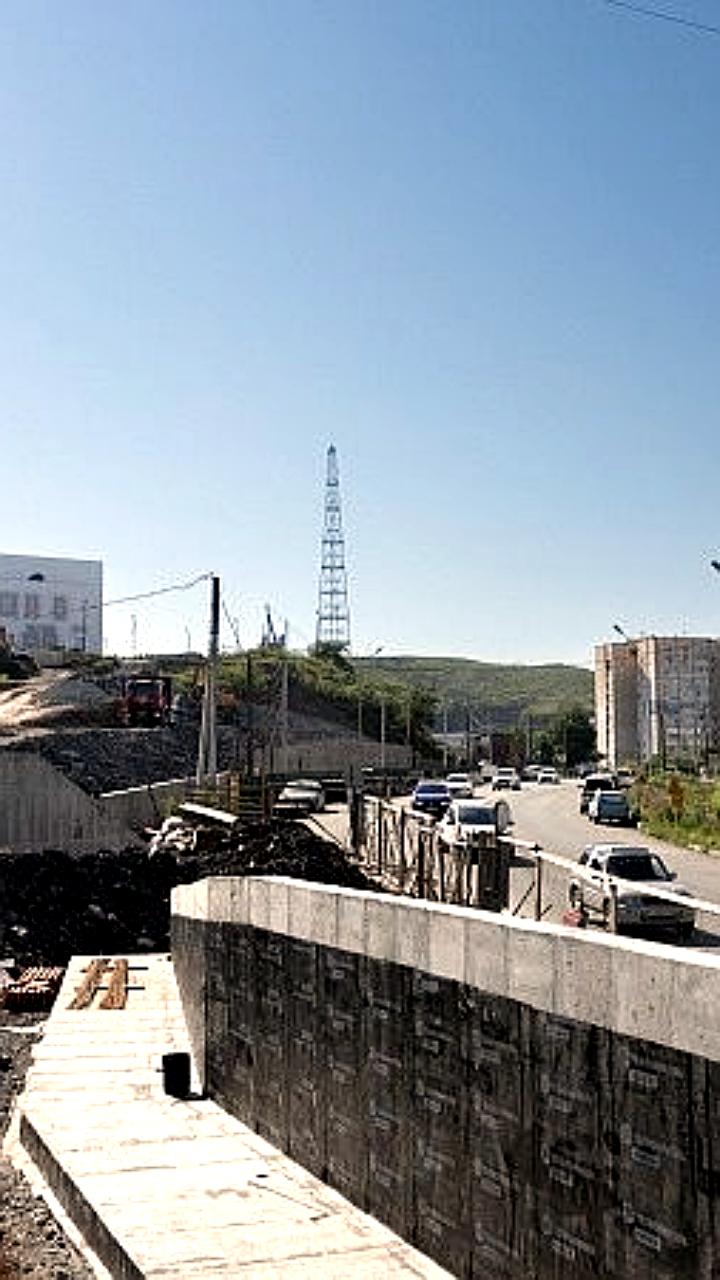 Во Владивостоке начато строительство дороги к кёрлинг-центру с прокладкой ливневой канализации